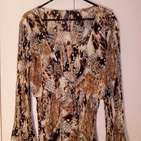 Blouse with tied front by Essentials by Milano - Picture 4 of 4